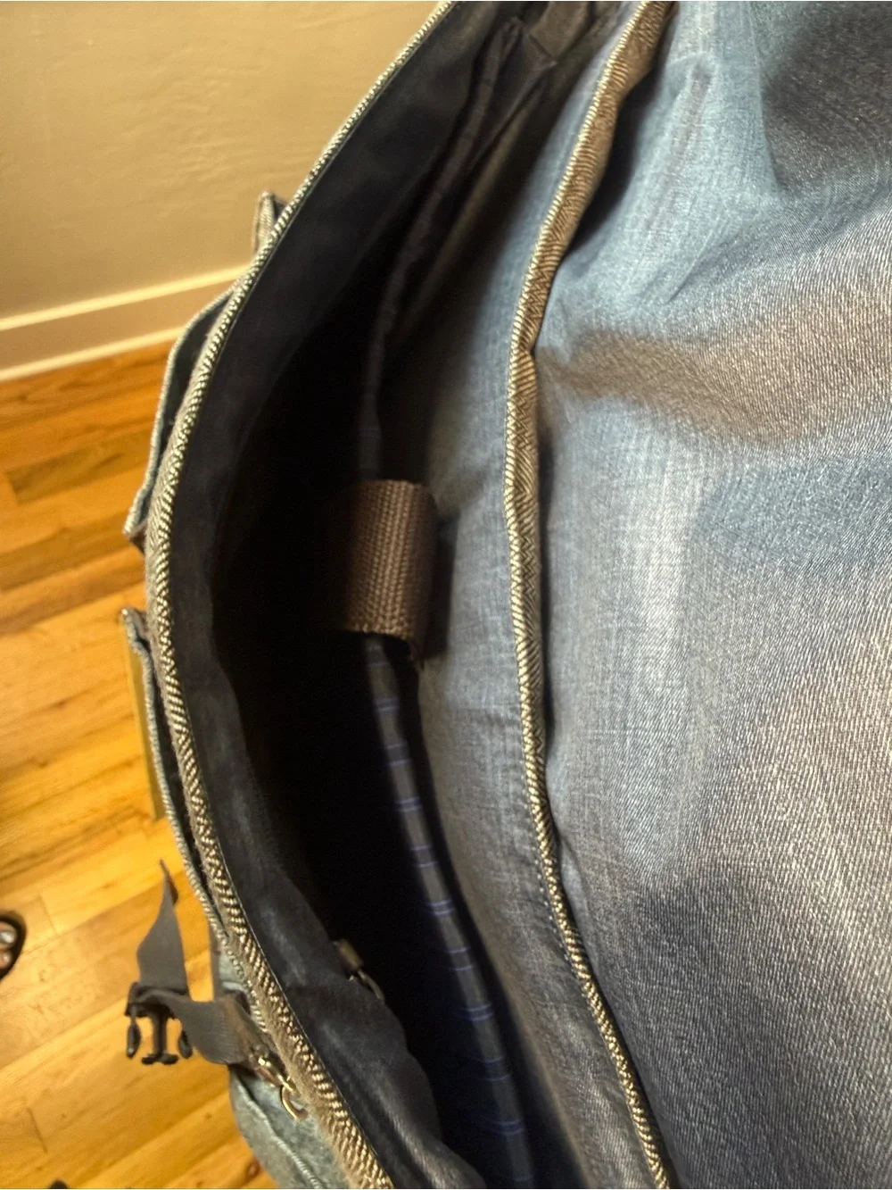Cutter & Buck Casey Family Programs Messenger Bag Laptop Briefcase Gray NWT